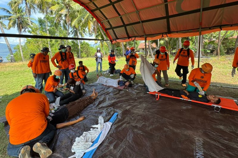 Basarnas gelar simulasi penanganan erupsi Gunung Lewotolok NTT