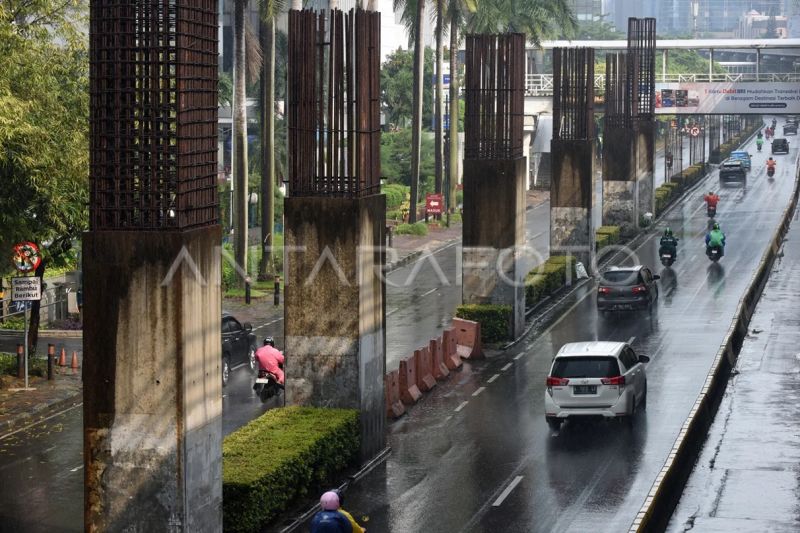 DKI sudah lakukan konsultasi hukum soal penyelesaian tiang monorel