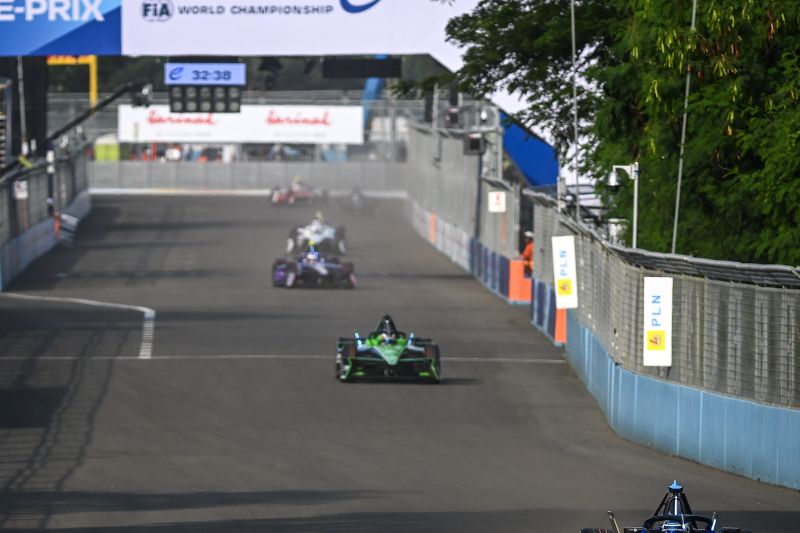 daftar-11-tim-yang-akan-berlaga-di-formula-e-jakarta-2025