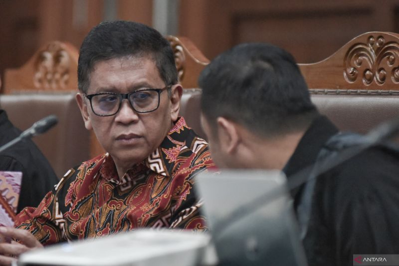 Saksi meringankan sebut Hasto pernah miliki nomor ponsel luar negeri