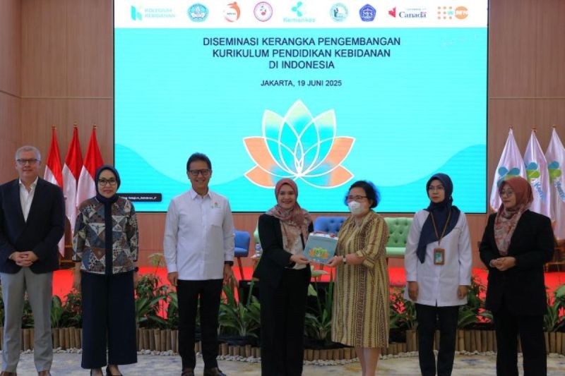 Kolegium Kebidanan luncurkan kurikulum baru bekali calon bidan