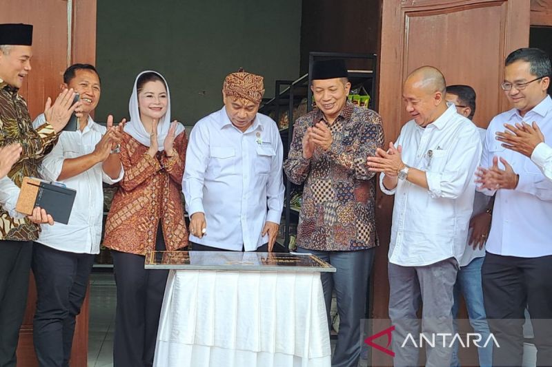 menkop-peluncuran-kopdes-merah-putih-bukan-sekadar-soal-ekonomi