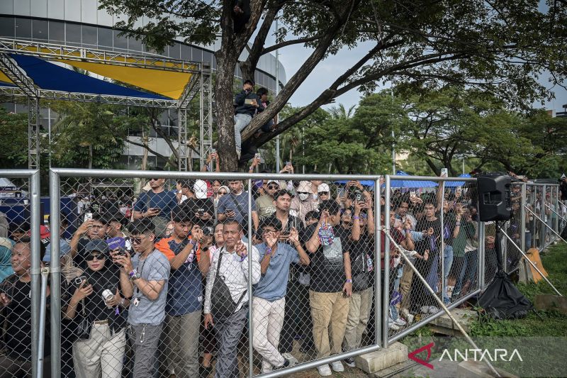sensasi-balap-listrik-di-jiec-ribuan-penonton-saksikan-formula-e-jakarta-2025