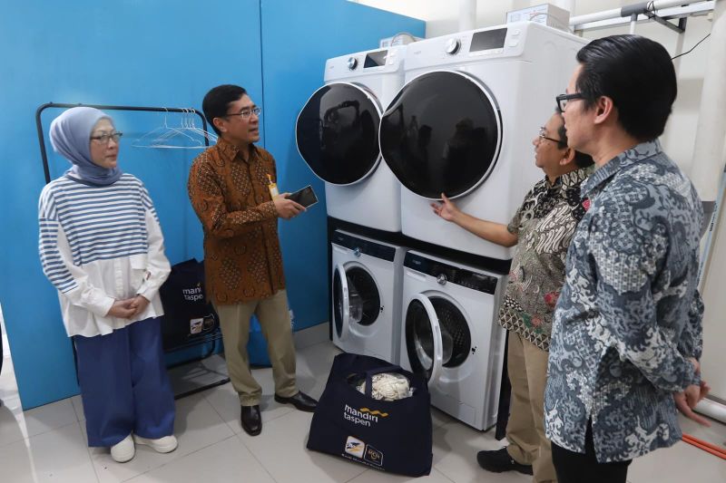 mandiri-taspen-dorong-pensiunan-tetap-aktif-dengan-buka-bisnis-laundry
