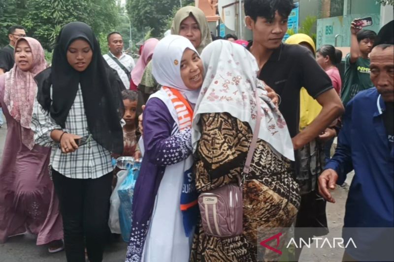 Jamaah haji dan keluarganya ungkap kebahagiaan lepas dari teror bom