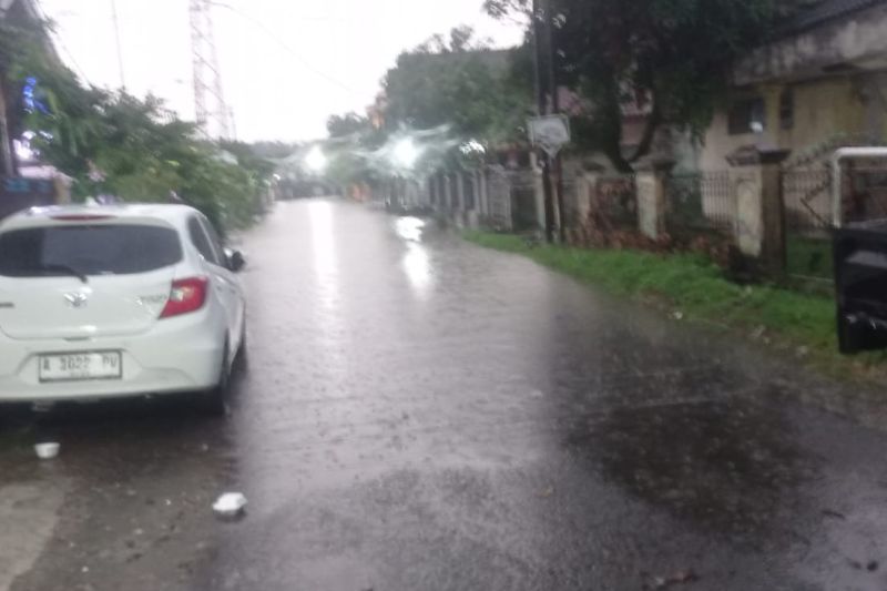 BMKG prakirakan empat daerah di Banten dilanda cuaca buruk