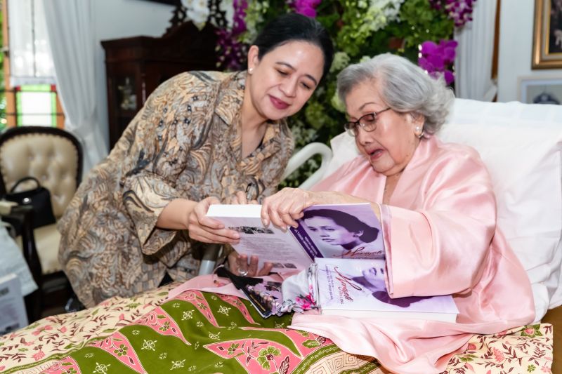 Puan bicara soal keteladanan Meri Hoegeng sebagai sosok istri pejabat