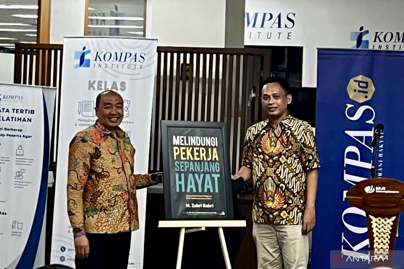buku-melindungi-pekerja-sepanjang-hayat-bawa-tiga-isu-tenaga-kerja