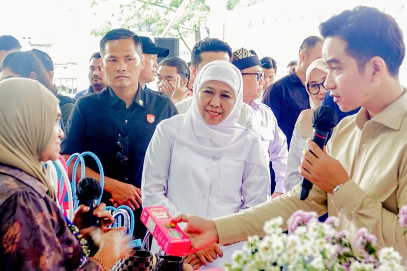 khofifah-optimistis-pnm-mekaar-tingkatkan-kesejahteraan-warga-jatim