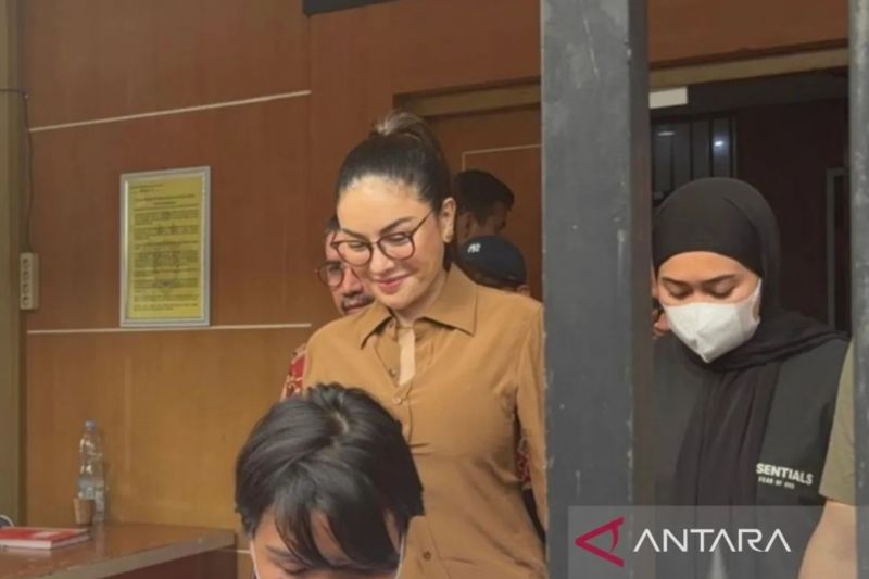 pn-jaksel-gelar-sidang-dakwaan-nikita-mirzani-soal-dugaan-pemerasan