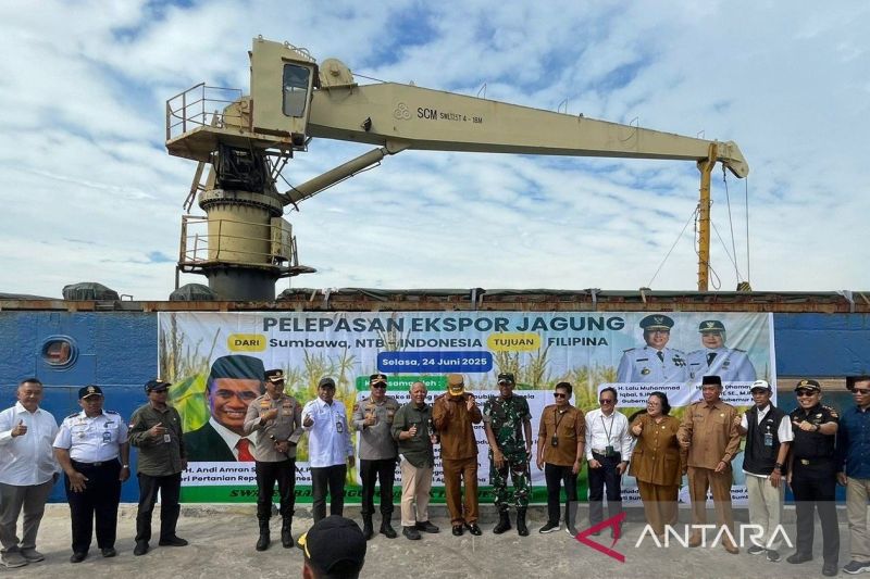 sumbawa-ekspor-perdana-jagung-6000-ton-ke-filipina