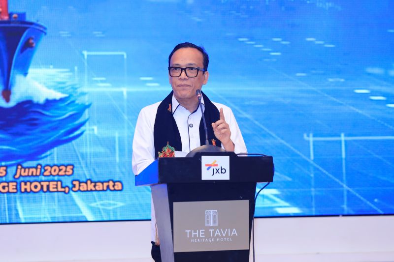 wamenaker-tegaskan-hubungan-industrial-harmonis-perkuat-tkbm-pelabuhan