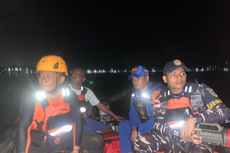 Kapal pengangkut tim sepak bola tenggelam di Perairan Batam