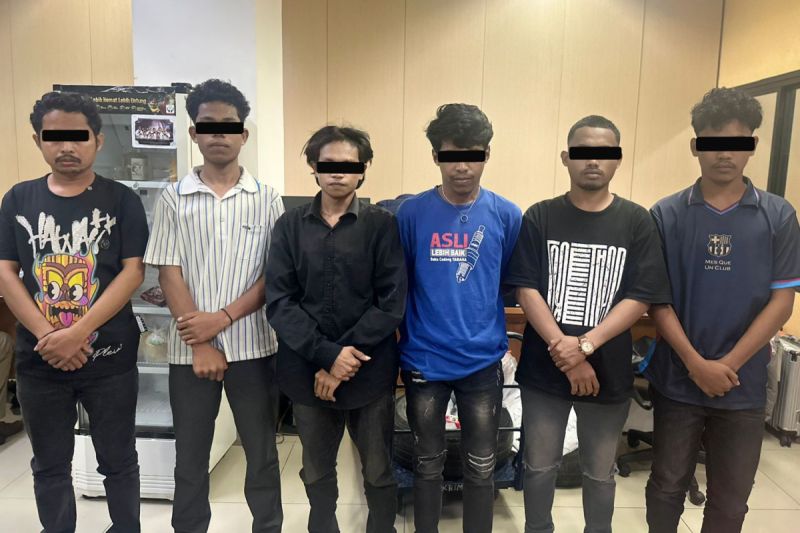 demo-berujung-anarkis-enam-mahasiswa-jadi-tersangka