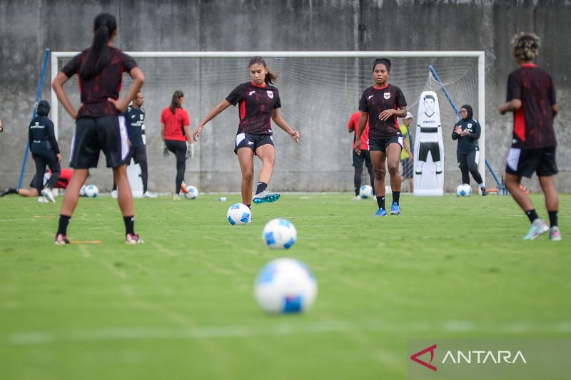 Timnas Putri Indonesia bersiap menghadapi laga kualifikasi Piala Asia Wanita 2026