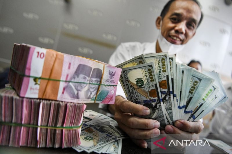 Rupiah menguat seiring ekspektasi gencatan senjata di Timteng