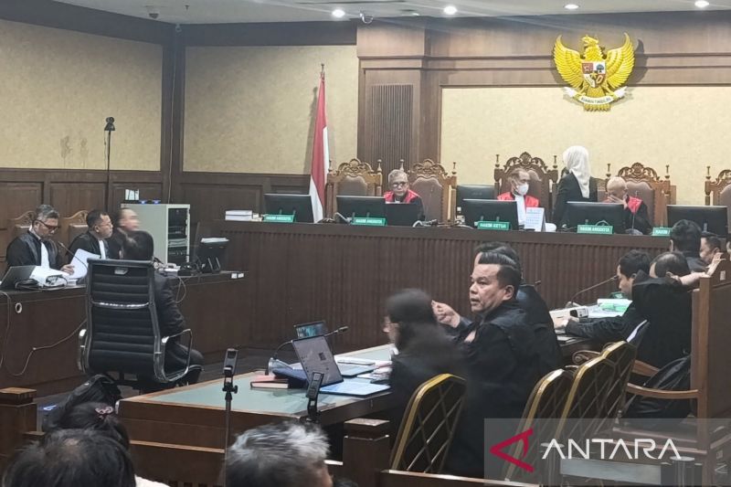 Hasto Kristiyanto bantah miliki kedekatan dengan Harun Masiku