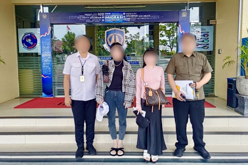Imigrasi Batam deportasi dua WN Vietnam terlibat kasus pengeroyokan