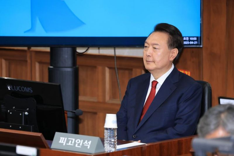 Pengadilan Korsel tolak surat perintah penangkapan eks Presiden Yoon