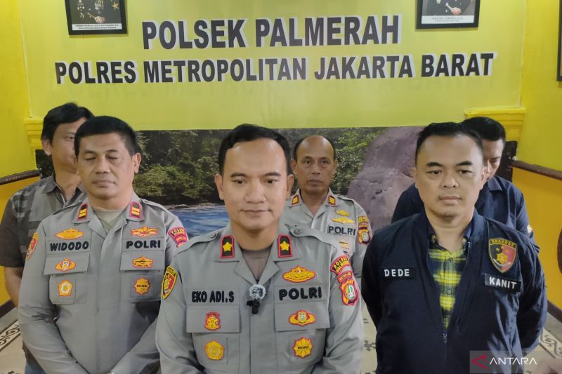 kronologi-ibu-kandung-buang-bayi-ke-semak-semak-di-palmerah-jakbar
