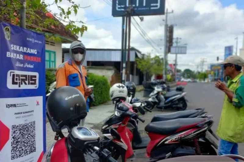 pemkot-yogyakarta-mulai-berlakukan-qris-di-10-titik-parkir
