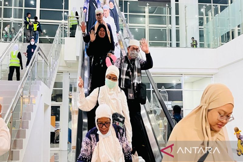 421 haji Kloter 07 Debarkasi Banjarmasin tiba di tanah air 