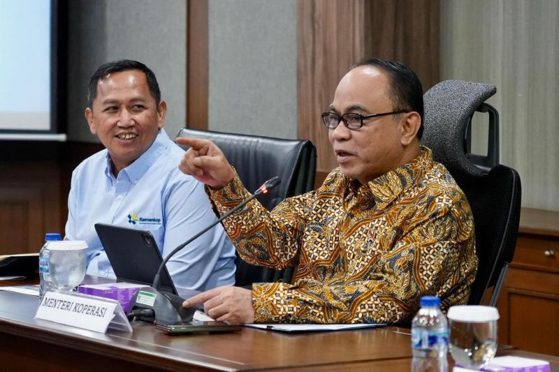 budi-arie-minta-koperasi-simpan-pinjam-ikut-modali-kopdes-merah-putih