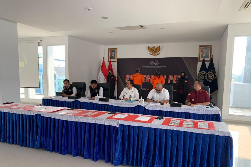 imigrasi-jakut-tangkap-dua-wna-tiongkok-karena-jadi-investor-fiktif