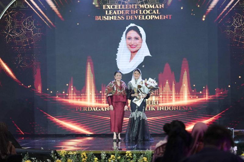 wamendagroro-esti-raih-penghargaan-kartini-awards-2025