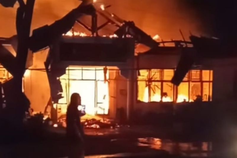 Kantor Dinas Pertanian Tanah Datar terbakar