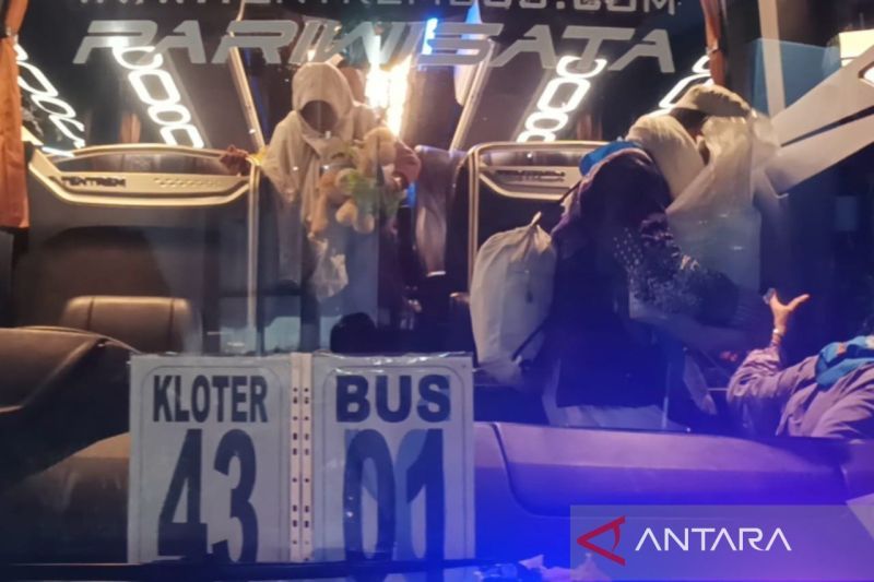 Jamaah kloter 43 ungkap rasa syukur lepas dari ketegangan Timur Tengah