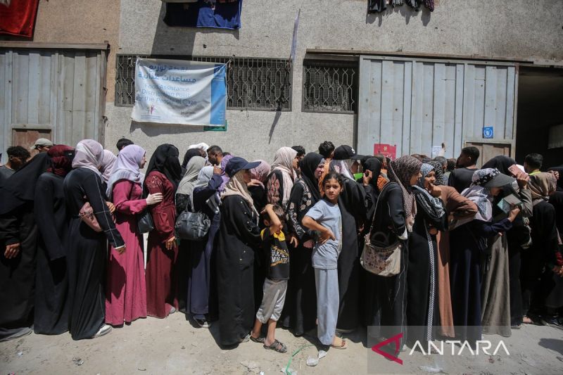 Warga Gaza antre bantuan pangan, UNRWA peringatkan gangguan distribusi perparah kelaparan