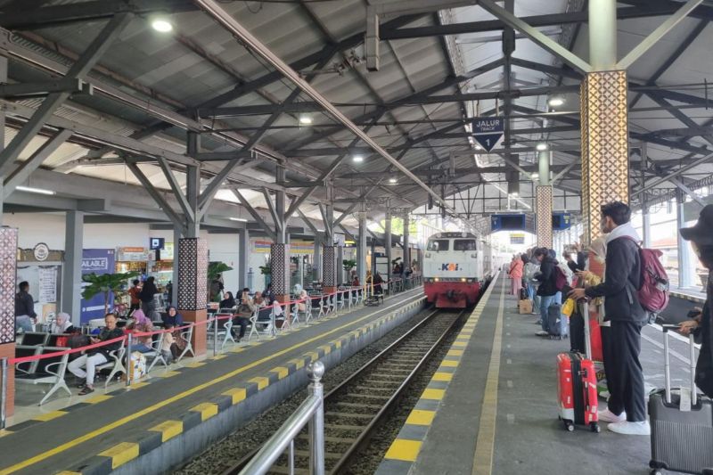 kai-yogyakarta-layani-64683-penumpang-pada-hari-pertama-libur-panjang