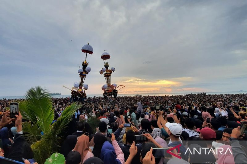 jadwal-prosesi-pesona-hoyak-tabuik-2025-dirilis-untuk-wisatawan
