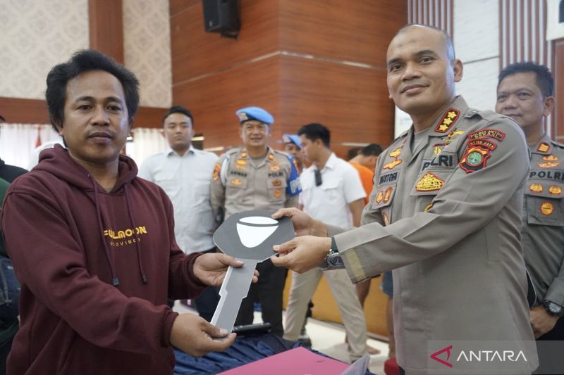 polres-metro-bekasi-serahkan-10-sepeda-motor-yang-dicuri-ke-pemiliknya
