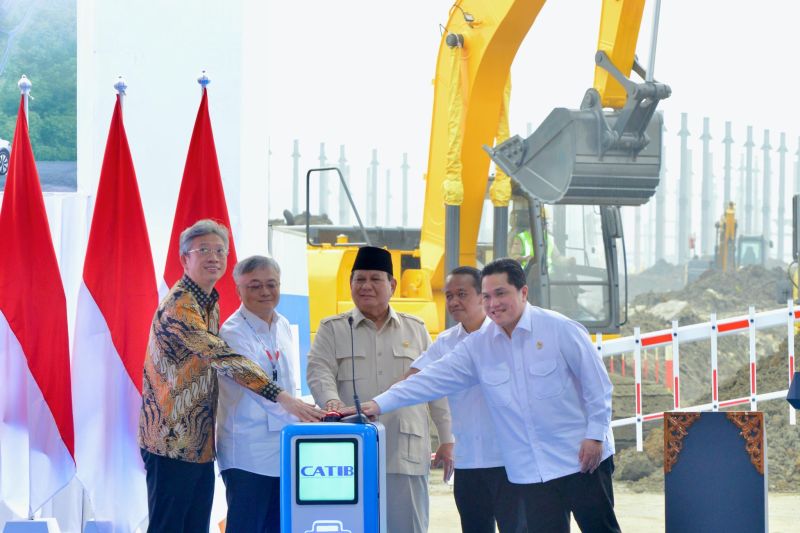 erick-thohir-tegaskan-komitmen-bumn-untuk-hilirisasi-energi-hijau