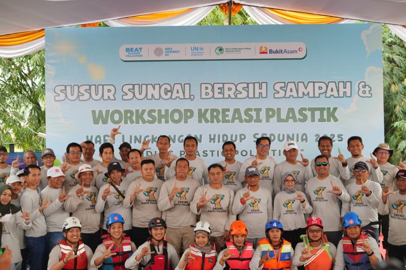 Bukit Asam gelar rangkaian kegiatan Susur Sungai hingga Workshop Ending Plastic Pollution