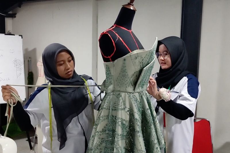 Bangun asa wirausaha melalui pelatihan desain fesyen di BBPVP Semarang