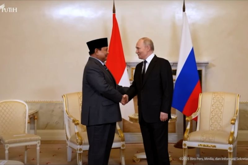 Momen Presiden Prabowo disambut Putin di Istana Konstantinovsky Rusia