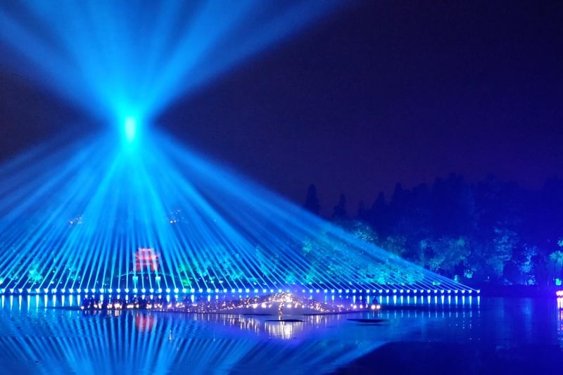Cerita pagi dan malam di Danau Barat Hangzhou
