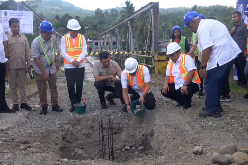 gubernur-sumut-mulai-bangun-jembatan-idano-noyo-di-nias-barat