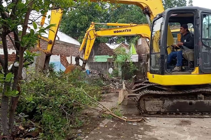 kai-eksekusi-50-bangunan-di-lahan-aset-untuk-perluasan-stasiun-madiun