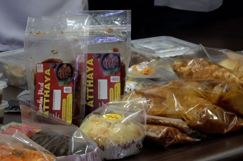 pemkot-padang-dorong-pelaku-usaha-turunan-sawit-penuhi-standar-halal