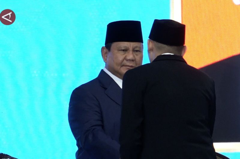 Prabowo ingatkan 1.451 hakim MA yang dikukuhkan agar tak terima suap