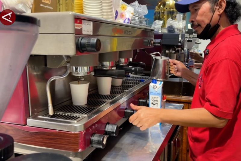 ngopi-santai-di-jeddah-hasil-racikan-barista-asli-indonesia