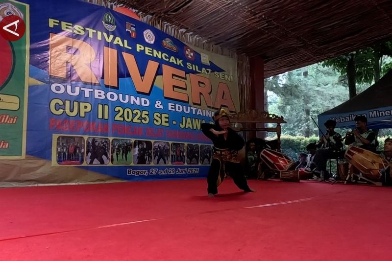 Pencak Silat seni ibing meriahkan Rivera CUP II 2025 di Bogor