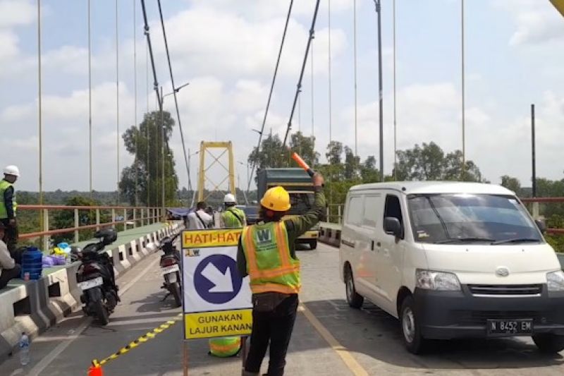 sistem-buka-tutup-diberlakukan-saat-perbaikan-jembatan-barito