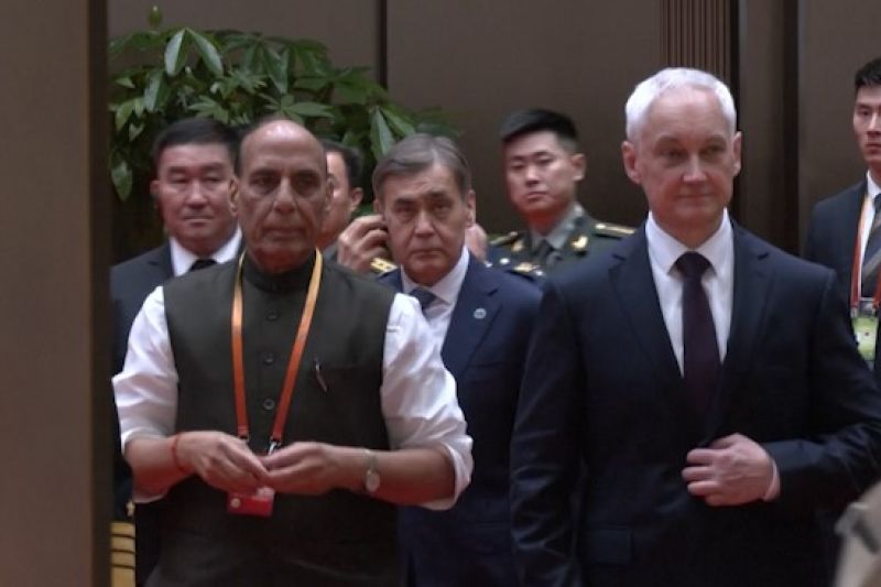 Pertama sejak konflik perbatasan, Menhan India bertemu Menhan Pakistan
