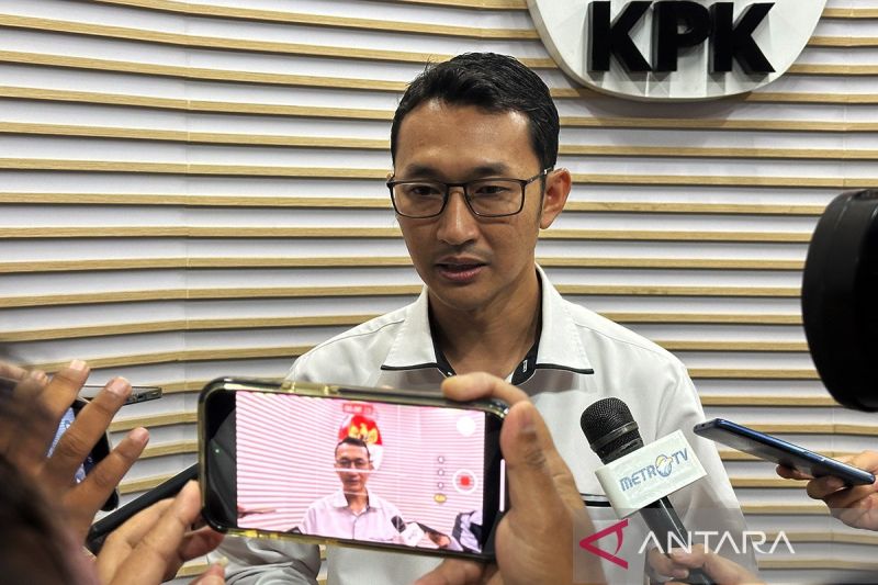 KPK cegah 13 orang ke luar negeri terkait kasus pengadaan mesin EDC
