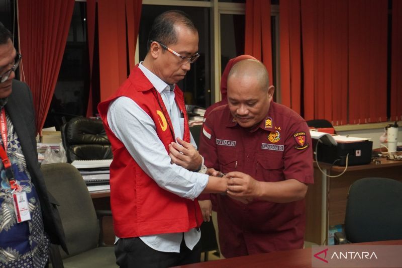 Drama Pasar Cinde: Alex Noerdin Jadi Tersangka, Upaya 'Pasang Badan' Rp17 Miliar Terungkap! 